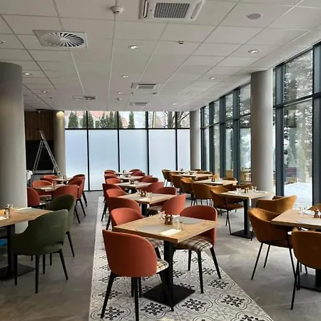 Villa6 Szklarska Poreba- Budynek Glowny -widok Na Gory-duze Tarasy